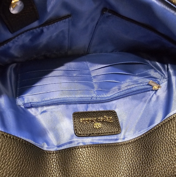 Piper Noble Crossbody Bag - Picture 9 of 11